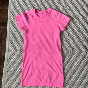 Lululemon Swiftly Tech short sleeve in hot pink